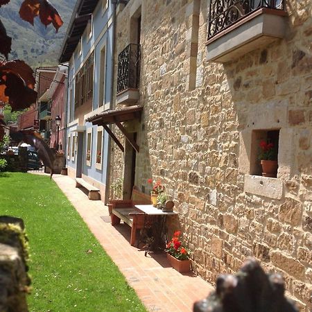 Appartamento Casa De La Tila Arenas De Cabrales Esterno foto