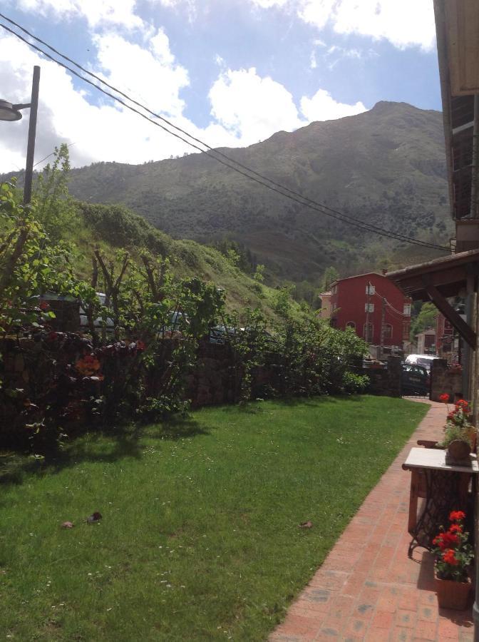 Appartamento Casa De La Tila Arenas De Cabrales Esterno foto