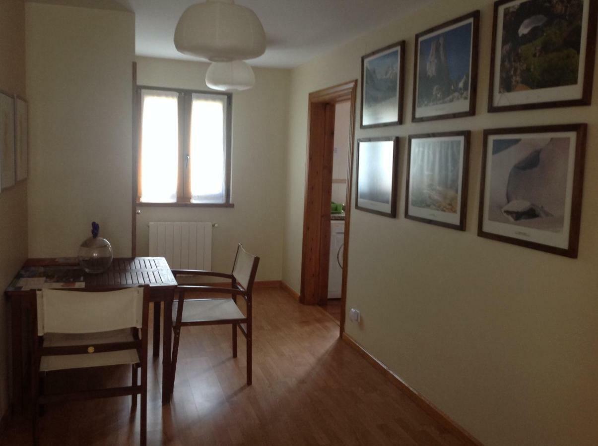 Appartamento Casa De La Tila Arenas De Cabrales Esterno foto